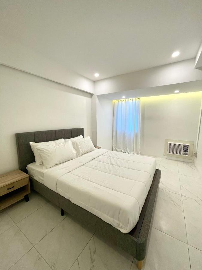 Burgundy Guest Suite Manila Exterior foto